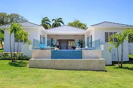 Hospitality Expert Eden Luxe 1 Pool Beach Chef مونتيغو باي